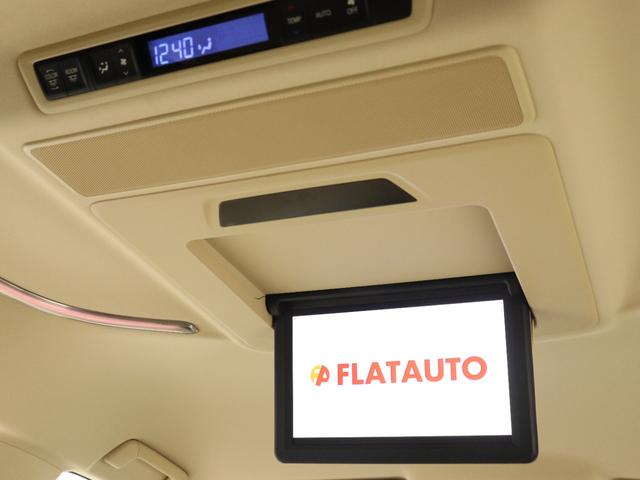 【電動後席モニター】ＪＢＬサウンド専用！電動開閉後席フリップダウンモニターです。５．１ｃｈサウンド対応、１７スピーカーの専用音響システムとなり、人気の装備になります。