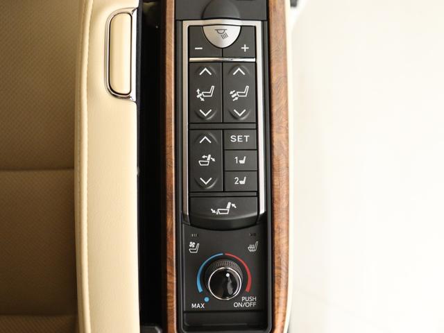 （☆プレミアムナッパ本革シート☆）なめらかでしっとりとした本革シート♪快適な温冷風シート機能、専用の読書灯、電動リクライニング、電動オットマン、格納テーブルと最上級グレード装備！