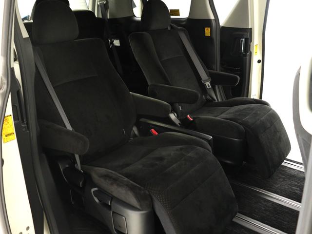 アルファード ２４０ＳプライムセレクションＩＩタイプゴルドＩＩ　（特別仕様車）（禁煙車）（ワンオーナー）（ＡＬＰＩＮＥ製８インチナビ）（後席モニター）（電動シート）パワーバックドア　アルカンターラシート　両側電動スライド　クリアランスソナー　オットマン　ＥＴＣ（20枚目）