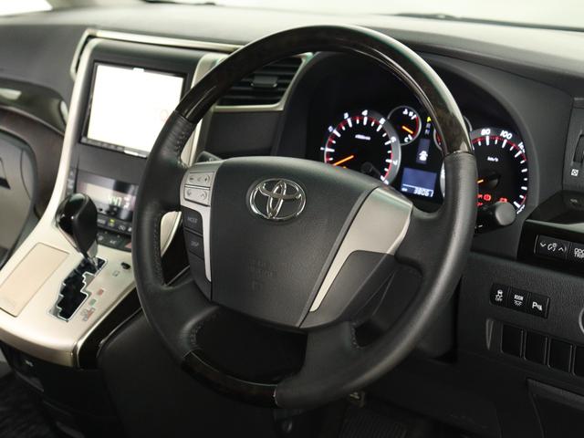 アルファード ２４０ＳプライムセレクションＩＩタイプゴルドＩＩ　（特別仕様車）（禁煙車）（ワンオーナー）（ＡＬＰＩＮＥ製８インチナビ）（後席モニター）（電動シート）パワーバックドア　アルカンターラシート　両側電動スライド　クリアランスソナー　オットマン　ＥＴＣ（32枚目）