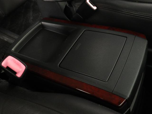 アルファード ２４０Ｓ　プライムセレクションＩＩ　（禁煙車）（プレミアムサウンド）（リアエンターシステム）（黒革調シートカバー）（特別仕様車）フルセグＴＶ　Ｂｌｕｅｔｏｏｔｈ接続　パワーバックドア　両側電動スライド　ＥＴＣ　バックカメラ　コンセント付（21枚目）