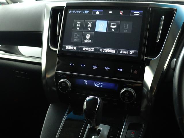 【純正１０インチナビゲーションシステム装備】ＣＤやＤＶＤ再生など多彩な機能を取り揃えております！