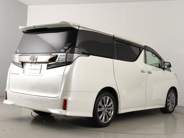 当店では、厳選された車両のみ展示しております。アルファード・ヴェルファイアに特化した専門店ならではの豊富な在庫の中から、お気に入りの一台をお探しください！