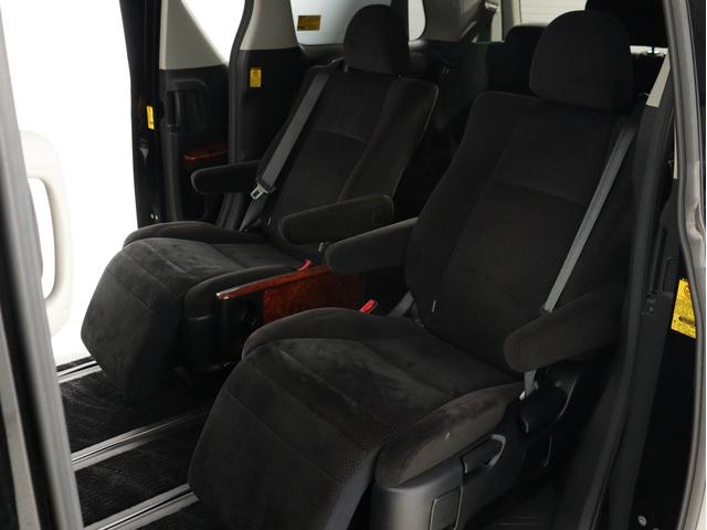 アルファード ２４０Ｓ　プライムセレクションＩＩ　（特別仕様車）（禁煙車）（１９インチＡＷ＆ローダウン）（サンルーフ）（ＡＬＰＩＮＥ製８インチナビ）（後席モニター）フルセグ　バックカメラ　両側電動スライド　クリアランスソナー　パワーバックドア　ＥＴＣ（20枚目）