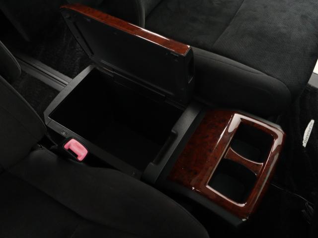 アルファード ２４０Ｓ　プライムセレクションＩＩ　（特別仕様車）（禁煙車）（１９インチＡＷ＆ローダウン）（サンルーフ）（ＡＬＰＩＮＥ製８インチナビ）（後席モニター）フルセグ　バックカメラ　両側電動スライド　クリアランスソナー　パワーバックドア　ＥＴＣ（24枚目）