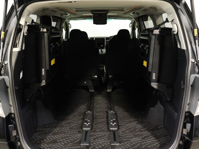 ヴェルファイア ２．４Ｚ　プラチナセレクションＩＩ　（禁煙車）（サンルーフ）（特別仕様車）（後席モニター）（Ｂｌｕｅｔｏｏｔｈ対応ナビ）フルセグ　バックカメラ　両側電動スライド　パワーバックドア　アルカンターラシート　クリアランスソナー　オットマン（12枚目）