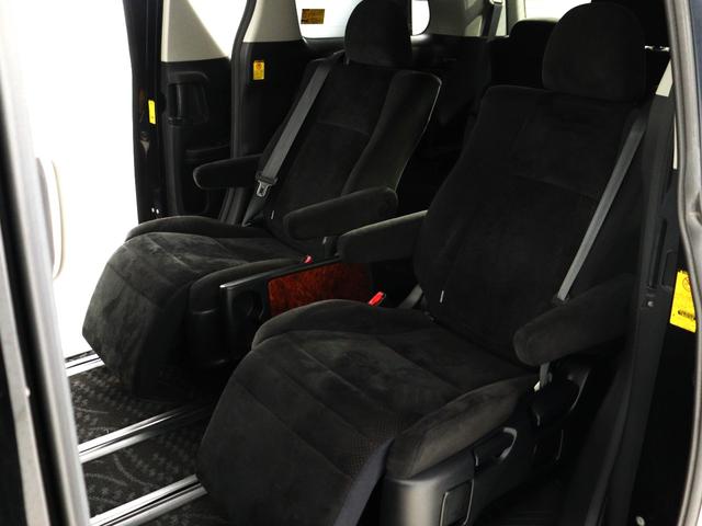 ヴェルファイア ２．４Ｚ　プラチナセレクションＩＩ　（禁煙車）（サンルーフ）（特別仕様車）（後席モニター）（Ｂｌｕｅｔｏｏｔｈ対応ナビ）フルセグ　バックカメラ　両側電動スライド　パワーバックドア　アルカンターラシート　クリアランスソナー　オットマン（17枚目）