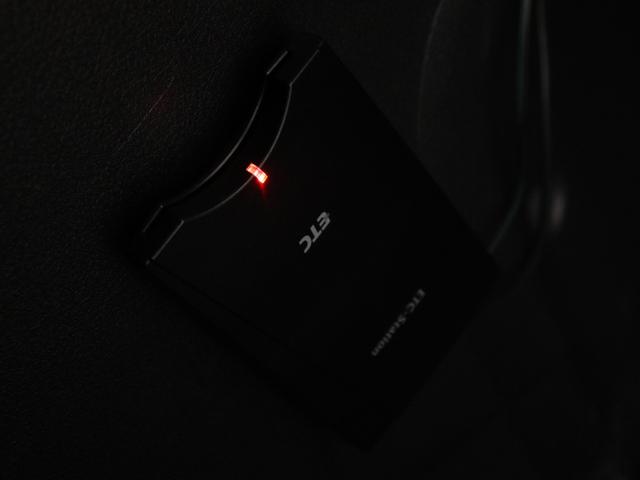 ヴェルファイア ２．４Ｚ　プラチナセレクションＩＩ　（禁煙車）（サンルーフ）（特別仕様車）（後席モニター）（Ｂｌｕｅｔｏｏｔｈ対応ナビ）フルセグ　バックカメラ　両側電動スライド　パワーバックドア　アルカンターラシート　クリアランスソナー　オットマン（31枚目）