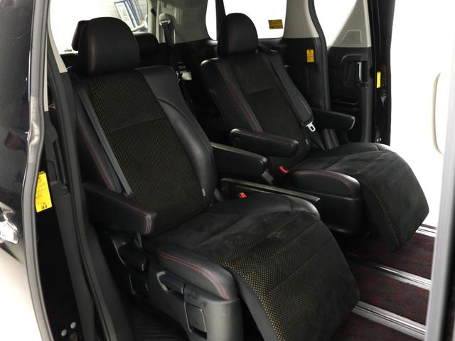 ヴェルファイア ２．４Ｚ　ゴールデンアイズＩＩ　（禁煙車）（サンルーフ）（プレミアムサウンド）（リアエンターシステム）（特別仕様車）クルコン　パワーバックドア　両側電動スライド　ＥＴＣ　フルセグＴＶ　Ｂｌｕｅｔｏｏｔｈ接続　バックカメラ　オットマン（17枚目）