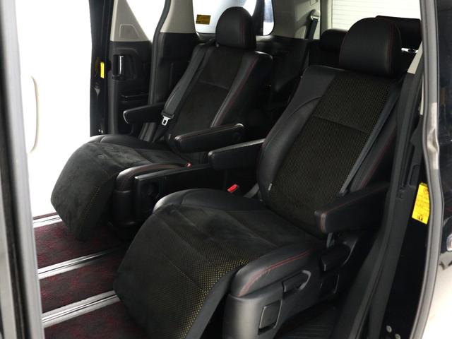 ヴェルファイア ２．４Ｚ　ゴールデンアイズＩＩ　（禁煙車）（サンルーフ）（プレミアムサウンド）（リアエンターシステム）（特別仕様車）クルコン　パワーバックドア　両側電動スライド　ＥＴＣ　フルセグＴＶ　Ｂｌｕｅｔｏｏｔｈ接続　バックカメラ　オットマン（18枚目）