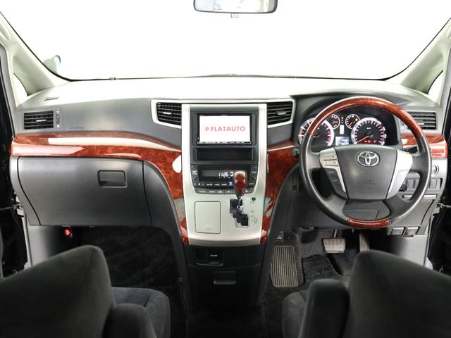 木目調パネルがふんだんにあしらわれた、高級感あふれるインパネ周りです！