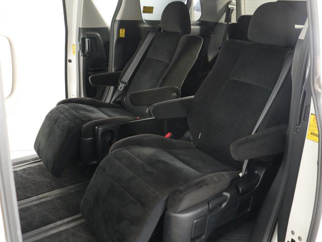 ヴェルファイア ２．４Ｚ　プラチナセレクションＩＩ　タイプゴールド　（特別仕様車）（禁煙車）（ＡＬＰＩＮＥ製８インチナビ）（後席モニター）（パワーバックドア）アルカンターラシート　両側電動スライド　クリアランスソナー　オットマン　フルフラット　スマートキー　ＥＴＣ（21枚目）