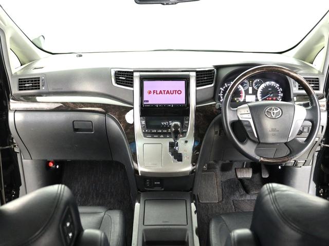 木目調パネルがふんだんにあしらわれた、高級感あふれるインパネ周りです！