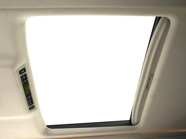 【ツインサンルーフ】サンルーフ装備車両！高級感もアップ、大人気オプション解放感溢れる快適なドライブをお楽しみください♪