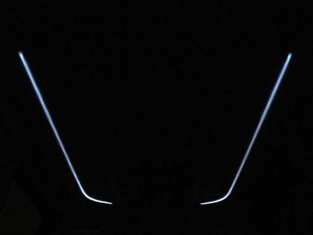 夜間に室内を照らしてくれるルームライトです