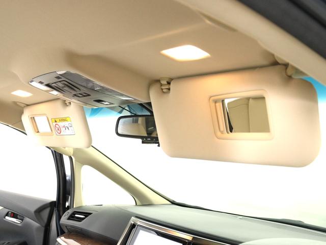 身だしなみを整える時に便利なバニティミラーです♪