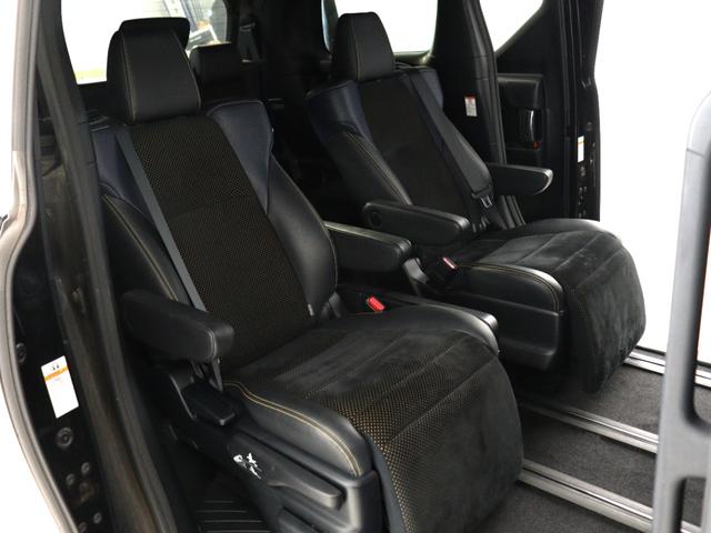 ヴェルファイア ２．５Ｚ　Ａエディション　ゴールデンアイズ　（禁煙車）（１０インチナビ）（後席モニター）（特別仕様車）（ハーフレザーシート）クルコン　パワーバックドア両側　電動スライドドア　ＥＴＣ　フルセグＴＶ　Ｂｌｕｅｔｏｏｔｈ接続　バックカメラ　オットマン（18枚目）