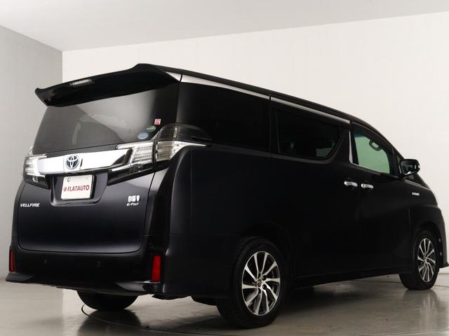 ヴェルファイアハイブリッド ＺＲ　（禁煙車）（純正９インチナビ）（ハーフレザーシート）（後席モニター）（Ｂｌｕｅｔｏｏｔｈ接続）（プリクラッシュ）（レーダークルーズ）両側電動スライドドア　シートメモリー　クリアランスソナー　オットマン（11枚目）