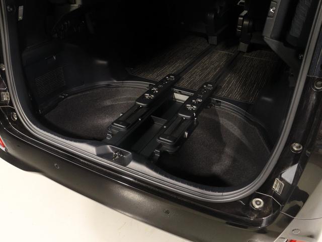 ヴェルファイア ２．５Ｚ　（禁煙車）（純正９型ナビ）（後席モニタ）（フルセグＴＶ）（両側電動ドア）Ｂｌｕｅｔｏｏｔｈ　バックカメラ　クリアランスソナー　オットマン　フルフラットシート　ＥＴＣ　ウォークスルー　ＬＥＤヘッドライト（20枚目）