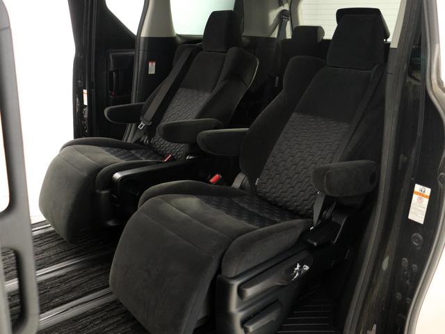 ヴェルファイア ２．５Ｚ　（禁煙車）（純正９型ナビ）（後席モニタ）（フルセグＴＶ）（両側電動ドア）Ｂｌｕｅｔｏｏｔｈ　バックカメラ　クリアランスソナー　オットマン　フルフラットシート　ＥＴＣ　ウォークスルー　ＬＥＤヘッドライト（24枚目）