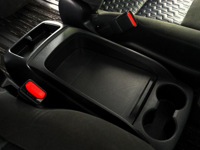 ヴェルファイア ２．５Ｚ　（禁煙車）（純正９型ナビ）（後席モニタ）（フルセグＴＶ）（両側電動ドア）Ｂｌｕｅｔｏｏｔｈ　バックカメラ　クリアランスソナー　オットマン　フルフラットシート　ＥＴＣ　ウォークスルー　ＬＥＤヘッドライト（27枚目）