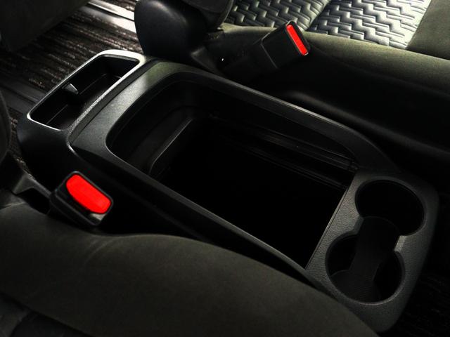 ヴェルファイア ２．５Ｚ　（禁煙車）（純正９型ナビ）（後席モニタ）（フルセグＴＶ）（両側電動ドア）Ｂｌｕｅｔｏｏｔｈ　バックカメラ　クリアランスソナー　オットマン　フルフラットシート　ＥＴＣ　ウォークスルー　ＬＥＤヘッドライト（28枚目）