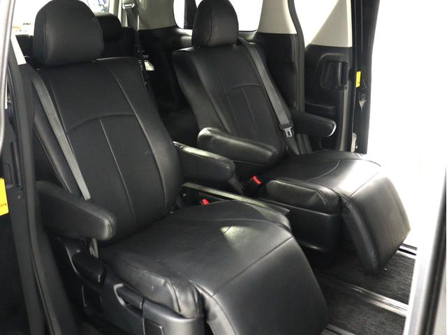 ヴェルファイア ２．４Ｚ　プラチナセレクションＩＩ　（禁煙）（ＡＬＰＩＮＥ製８インチナビ）（後席モニター）（特別仕様車）（パワーバックドア）（グリルカスタム）シートカバー装着　両側電動スライド　バックカメラ　クリアランスソナー　ローダウン　社外１９ＡＷ（17枚目）