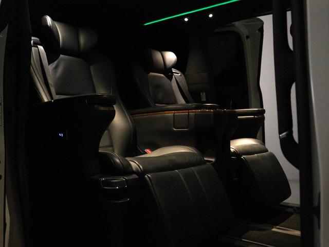 ヴェルファイアハイブリッド エグゼクティブラウンジ　（禁煙）（サンルーフ）（黒革電動シート）（ＪＢＬサウンド）（全方向カメラ）（リアエンターシステム）プリクラッシュ　レーダークルーズ　パワーバックドア　両側電動スライド　ＥＴＣ　フルセグ　シートヒーター（4枚目）