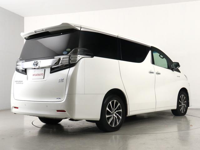 ヴェルファイアハイブリッド エグゼクティブラウンジ　（禁煙）（サンルーフ）（黒革電動シート）（ＪＢＬサウンド）（全方向カメラ）（リアエンターシステム）プリクラッシュ　レーダークルーズ　パワーバックドア　両側電動スライド　ＥＴＣ　フルセグ　シートヒーター（11枚目）