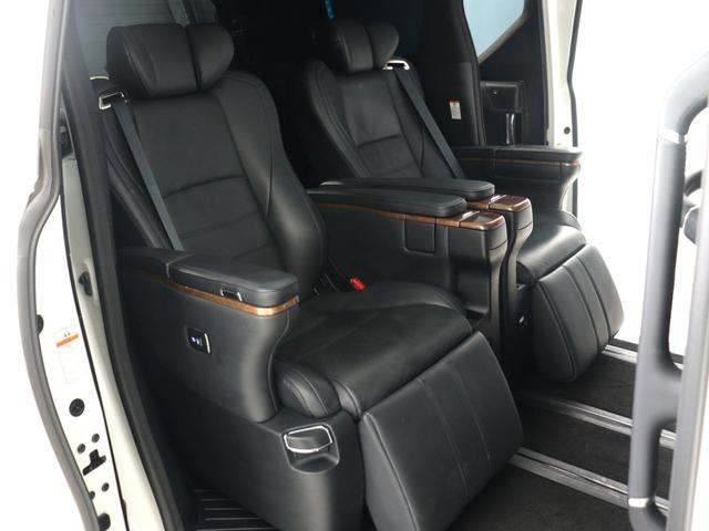 ヴェルファイアハイブリッド エグゼクティブラウンジ　（禁煙）（サンルーフ）（黒革電動シート）（ＪＢＬサウンド）（全方向カメラ）（リアエンターシステム）プリクラッシュ　レーダークルーズ　パワーバックドア　両側電動スライド　ＥＴＣ　フルセグ　シートヒーター（18枚目）