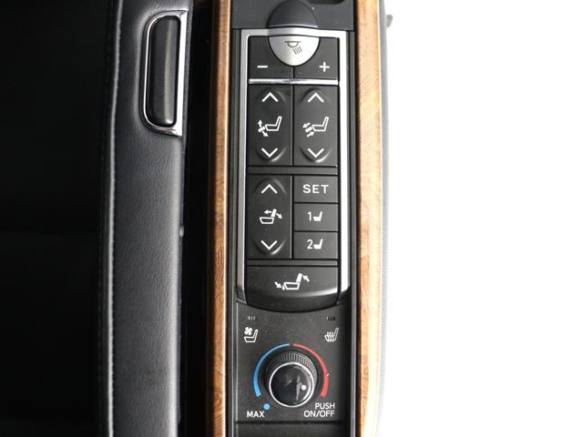 ヴェルファイアハイブリッド エグゼクティブラウンジ　（禁煙）（サンルーフ）（黒革電動シート）（ＪＢＬサウンド）（全方向カメラ）（リアエンターシステム）プリクラッシュ　レーダークルーズ　パワーバックドア　両側電動スライド　ＥＴＣ　フルセグ　シートヒーター（20枚目）