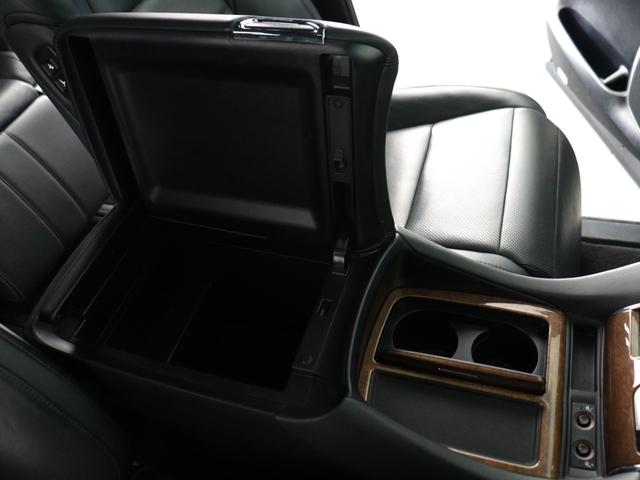 ヴェルファイアハイブリッド エグゼクティブラウンジ　（禁煙）（サンルーフ）（黒革電動シート）（ＪＢＬサウンド）（全方向カメラ）（リアエンターシステム）プリクラッシュ　レーダークルーズ　パワーバックドア　両側電動スライド　ＥＴＣ　フルセグ　シートヒーター（27枚目）