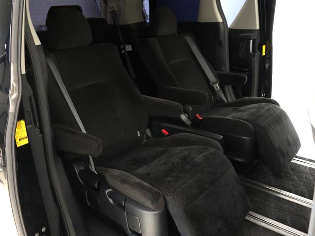 アルファード ２４０Ｓ　プライムセレクションＩＩ　タイプゴールド　（禁煙車）（ワンオーナー）（ＡＬＰＩＮＥ製８インチナビ）（後席モニター）（特別仕様車）フルセグ地デジＴＶ　バックカメラ　パワーバックドア　両側電動スライドドア　ＥＴＣ　オットマン　クリアランスソナー（17枚目）