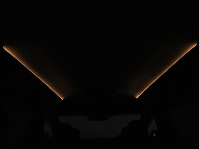 ヴェルファイア ２．４Ｚ　ゴールデンアイズＩＩ　（禁煙車）（特別仕様車）（純正８インチナビ）（後席モニター）（Ｂｌｕｅｔｏｏｔｈ接続）（ハーフレザーシート）クルコン　パワーバックドア　両側電動スライド　クリアランスソナー　オットマン　フルフラット（18枚目）