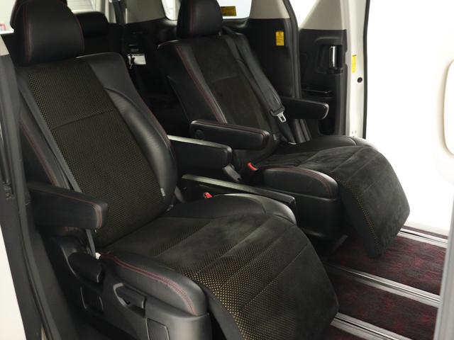 ヴェルファイア ２．４Ｚ　ゴールデンアイズＩＩ　（禁煙車）（特別仕様車）（純正８インチナビ）（後席モニター）（Ｂｌｕｅｔｏｏｔｈ接続）（ハーフレザーシート）クルコン　パワーバックドア　両側電動スライド　クリアランスソナー　オットマン　フルフラット（21枚目）