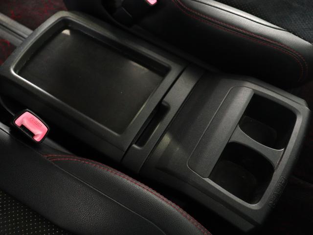 ヴェルファイア ２．４Ｚ　ゴールデンアイズＩＩ　（禁煙車）（特別仕様車）（純正８インチナビ）（後席モニター）（Ｂｌｕｅｔｏｏｔｈ接続）（ハーフレザーシート）クルコン　パワーバックドア　両側電動スライド　クリアランスソナー　オットマン　フルフラット（25枚目）