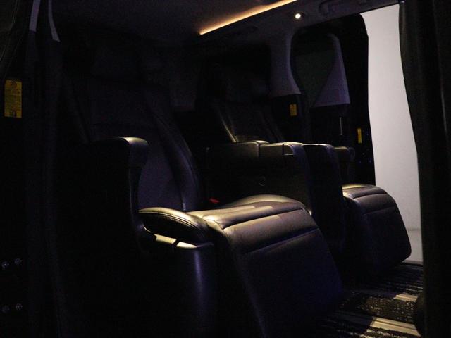 ヴェルファイアハイブリッド ZR プレミアムシートエディション (禁煙車)(サンルーフ)(プレミアムサウンド)(純正8インチナビ)(20インチアルミ&車高調)(黒革電動シート)全周囲カメラ パワーバックドア リアエンターシステム シートヒーター ETC(3枚目)