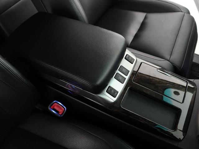 ヴェルファイアハイブリッド ZR プレミアムシートエディション (禁煙車)(サンルーフ)(プレミアムサウンド)(純正8インチナビ)(20インチアルミ&車高調)(黒革電動シート)全周囲カメラ パワーバックドア リアエンターシステム シートヒーター ETC(24枚目)