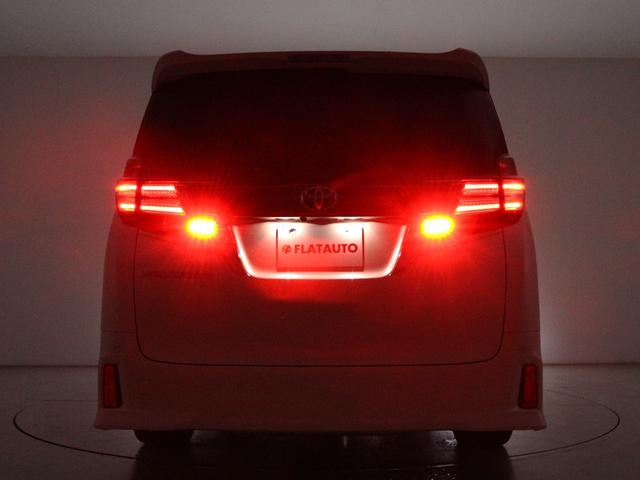 ヴェルファイア 2.5Z Aエディション ゴールデンアイズ (禁煙車)(車高調&20インチアルミカスタム)(プリクラッシュ)(10インチナビ)(後席モニター)(寒冷地仕様)レーダークルーズ フルセグ バックカメラ 両側電動スライド ETC ハーフレザーシート(2枚目)