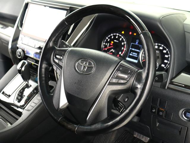 アルファード ２．５Ｓ　Ｃパッケージ　（禁煙車）（ＡＬＰＩＮＥ１１インチナビ）（後席モニター）（革調シートカバー）（ローダウン）（ＲＡＹＳ２０インチカスタム）電動シート　シートメモリー　ＥＴＣ　フルセグ　パワーバックドア　両側電動スライド（31枚目）