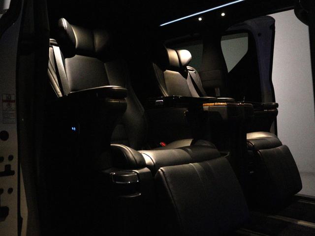 ヴェルファイアハイブリッド エグゼクティブラウンジ (禁煙車)(ワンオーナー)(サンルーフ)(黒革電動シート)(JBLサウンド)(全周囲カメラ)(リアエンターシステム)シートメモリー&ヒーター 両側電動スライド プリクラッシュ レーダークルーズ ETC(3枚目)