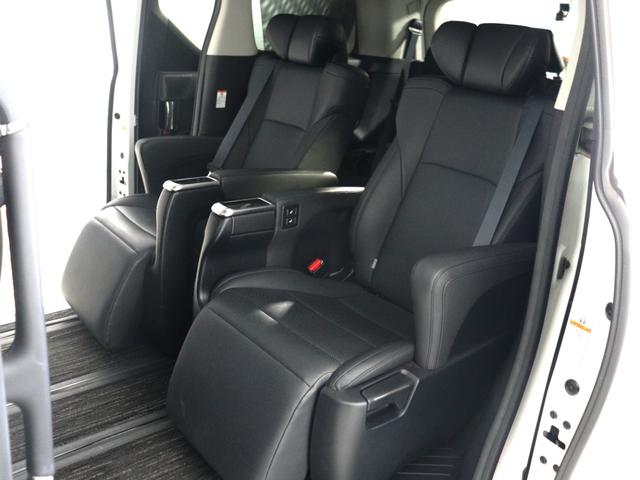 アルファード 2.5S Cパッケージ (禁煙車)(サンルーフ)(3眼ヘッドライト)(黒革電動シート)(ディスプレイオーディオ)(後席モニター)両側電動スライド バックカメラ ETC プリクラッシュ レーダークルーズ ベンチレーションシート(5枚目)