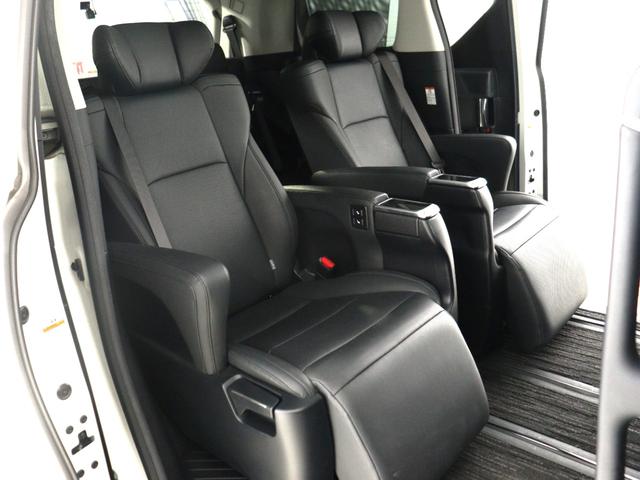 アルファード 2.5S Cパッケージ (禁煙車)(サンルーフ)(3眼ヘッドライト)(黒革電動シート)(ディスプレイオーディオ)(後席モニター)両側電動スライド バックカメラ ETC プリクラッシュ レーダークルーズ ベンチレーションシート(19枚目)