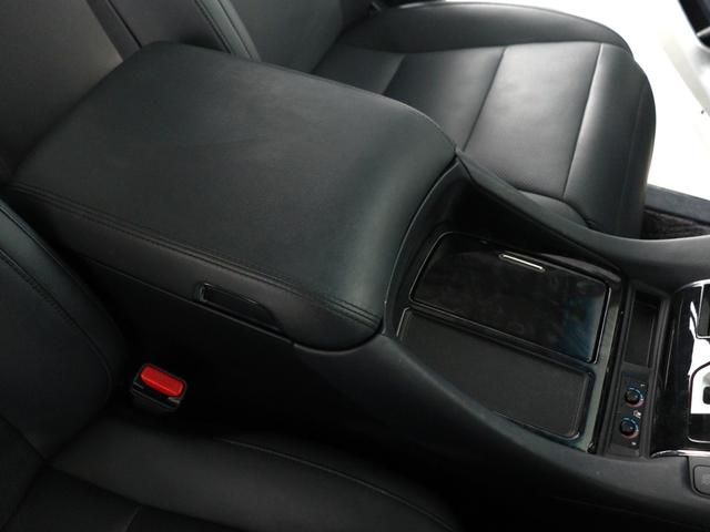 アルファード ２．５Ｓ　Ｃパッケージ　（ワンオーナー）（禁煙車）（サンルーフ）（ディスプレイオーディオ）（後席モニター）（３眼ヘッドライト）（黒革電動シート）ベンチレーション　シートメモリー　フルセグ　バックカメラ　両側電動ドア　ＥＴＣ（25枚目）