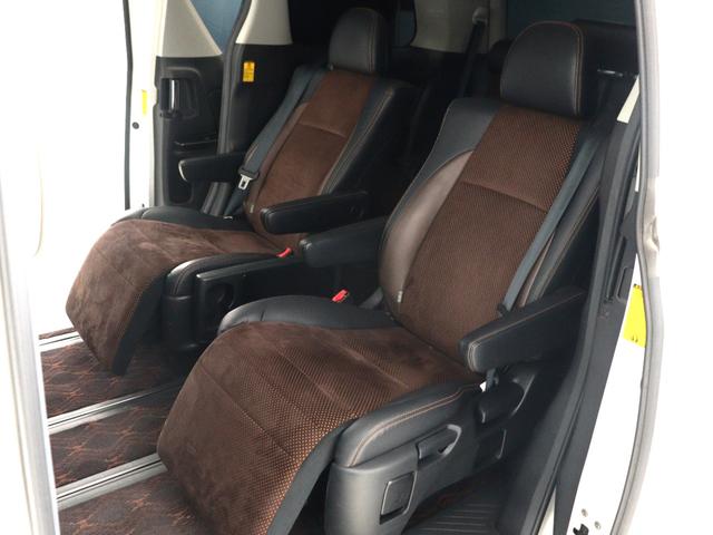 アルファード ２４０Ｓ　タイプゴールドＩＩ　（禁煙車）（ＡＬＰＩＮＥ１０インチナビ）（後席モニター）（保温冷庫／システムコンソール）（特別仕様車）（車高調）ハーフレザー　クルコン　パワーバックドア　両側電動スライドドア　フルセグ　バックカメラ（19枚目）