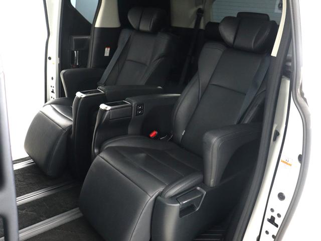 アルファード ２．５Ｓ　Ｃパッケージ　（禁煙車）（サンルーフ）（モデリスタエアロ）（ＡＬＰＩＮＥ製１１インチナビ）（後席モニター）（黒革電動シート）３眼ヘッドライト　ベンチレーションシート　プリクラッシュ　レーダークルーズ　ＥＴＣ　ＬＴＡ（5枚目）