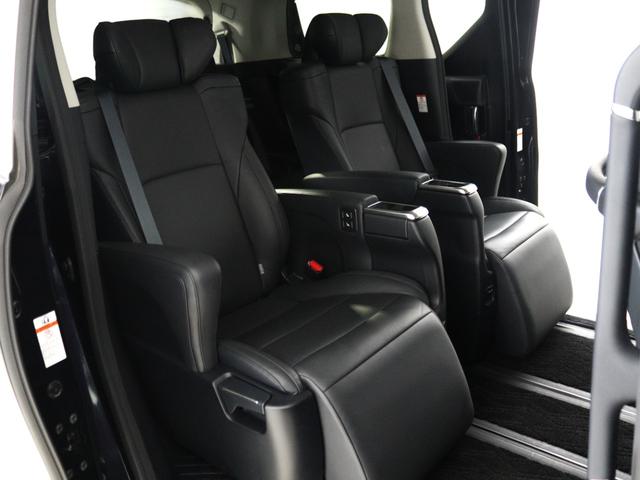 アルファードハイブリッド ＳＲ　Ｃパッケージ　（禁煙車）（黒革電動シート）（９型ナビ）（後席モニタ）（走行３．６万ｋｍ）（１５００Ｗ給電）シートメモリ＆ヒーター　パワーバックドア　両側電動スライドドア　フルセグＴＶ　ＥＴＣ　バックカメラ　クルコン（2枚目）