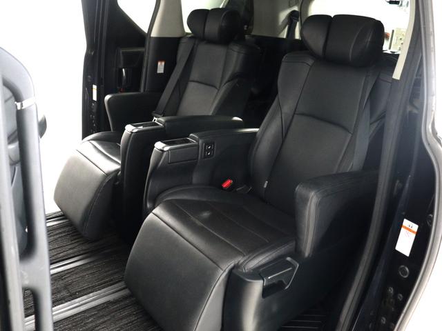 アルファード ２．５Ｓ　Ｃパッケージ　（禁煙車）（純正１０インチナビ）（後席モニター）（黒革電動シート）（レーダークルーズ）プリクラッシュ　ＬＴＡ　両側電動スライドドア　ベンチレーションシート　フルセグＴＶ　バックカメラ　パワーバックドア（4枚目）