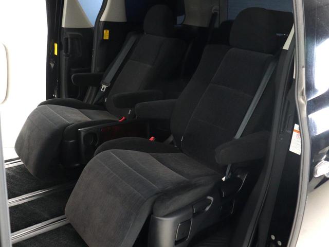 ヴェルファイア ２．４Ｚ　（後期モデル）（純正８インチナビ）　（後席モニター）　両側電動スライドドア　フルセグＴＶ　Ｂｌｕｅｔｏｏｔｈ音楽再生　バックカメラ　クリアランスソナー　７人乗り　オットマン　ＥＴＣ（16枚目）