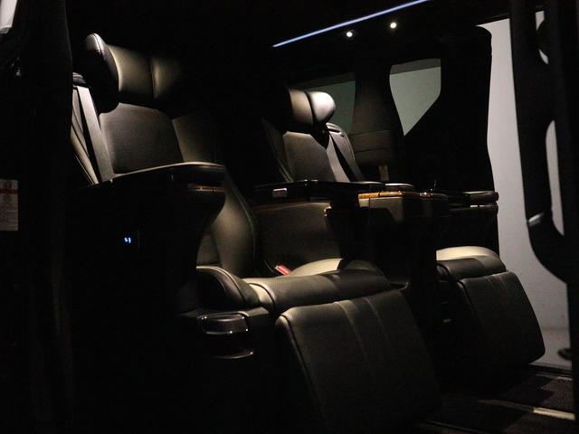 アルファードハイブリッド エグゼクティブラウンジ (禁煙車)(ワンオーナー)(サンルーフ)(JBLサウンド)(リアエンターシステム)(黒革電動シート)(全周囲カメラ)プリクラッシュ レーダークルーズ シートメモリー パワーバックドア 両側電動(4枚目)